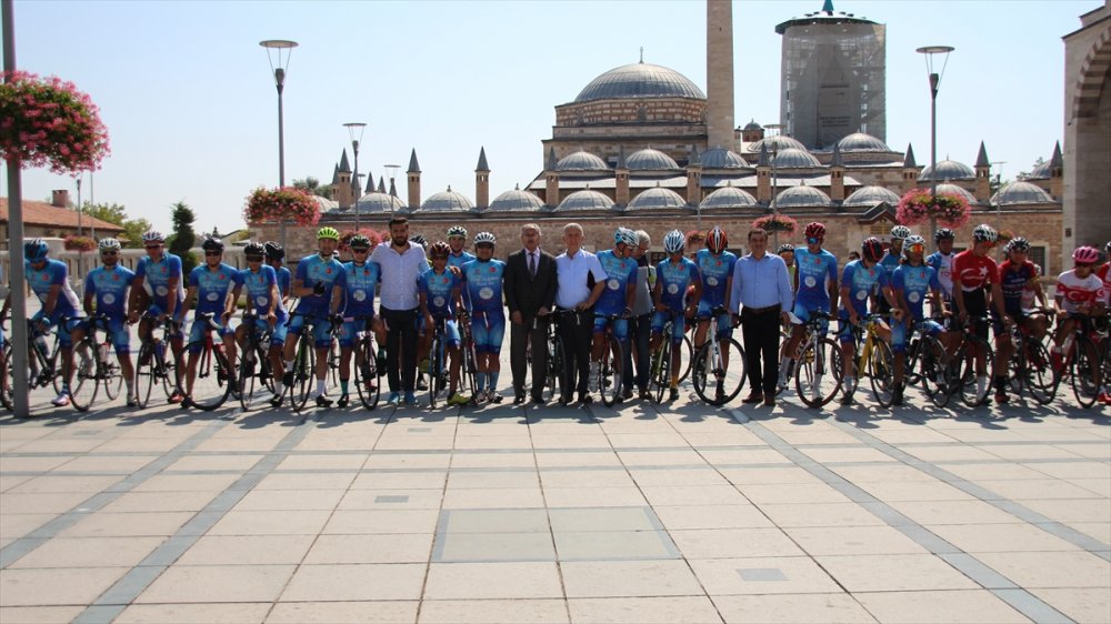 Ömer Halisdemir 5. Ulusal Bisiklet Turu'na Katılan Sporcular Konya'dan Aksaray'a Doğru Yola Çıktı