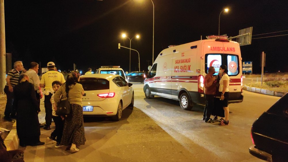 Konya'da İki Otomobil Çarpıştı: 4 Yaralı