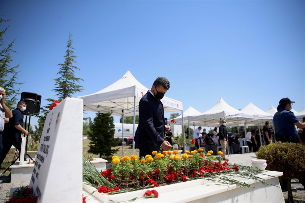 15 Temmuz Şehidi Polis Memuru Fatih Dalgıç, Eskişehir'de Kabri Başında Anıldı