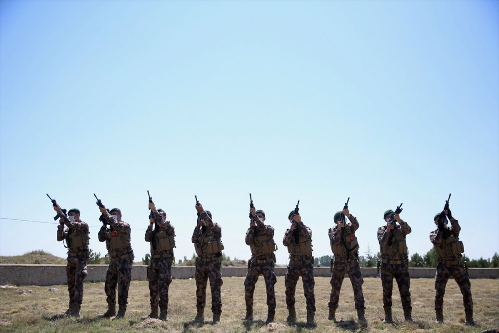 15 Temmuz Şehidi Polis Memuru Fatih Dalgıç, Eskişehir'de Kabri Başında Anıldı