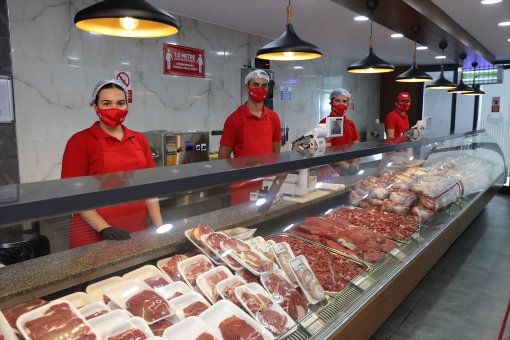 Büyükşehir Belediyesi, "Halk Et Mağazası" Projesinde Binlerce Kilo Et Satışı Yaptı