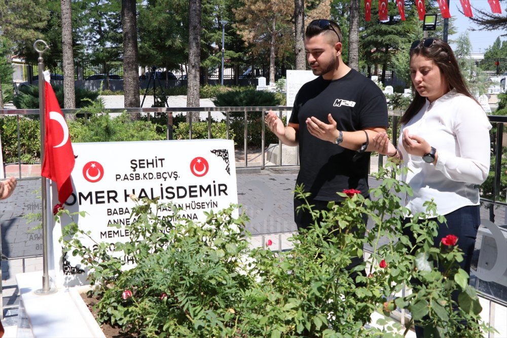 Hemşehrileri, Darbe Girişimine Direnişin Sembol İsmi Ömer Halisdemir'i Gururla Yad Ediyor