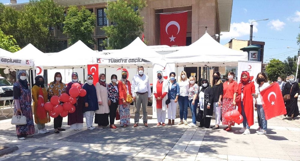 Ak Parti Eskişehir Kadın Kolları Başkanlığı Kan Bağışı Kampanyası Düzenledi