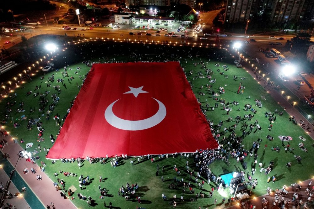 Kayseri'de Dev Türk Bayrağı Açıldı