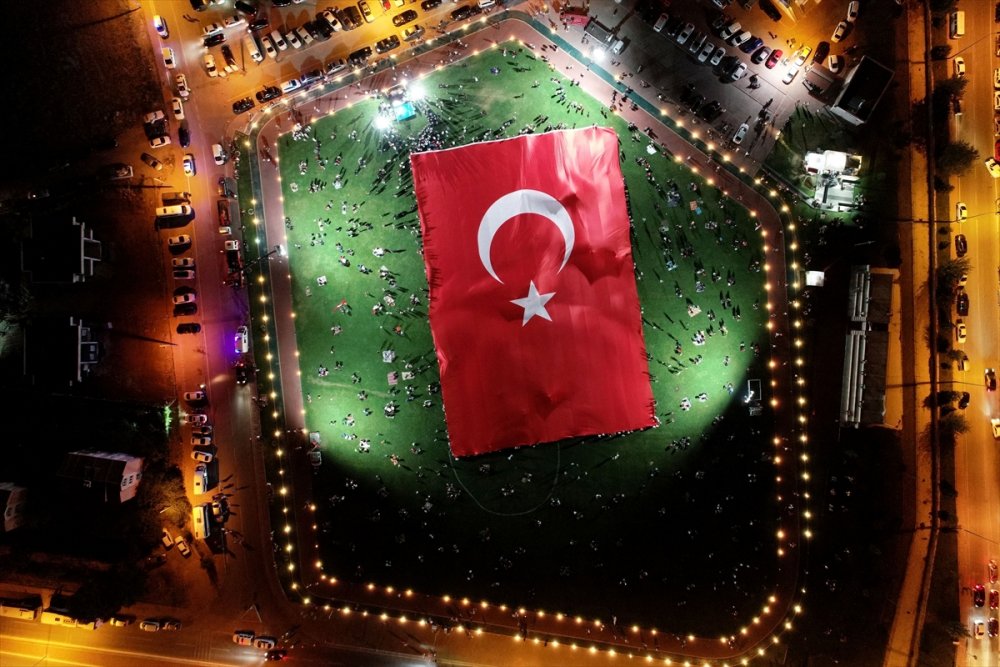 Kayseri'de Dev Türk Bayrağı Açıldı