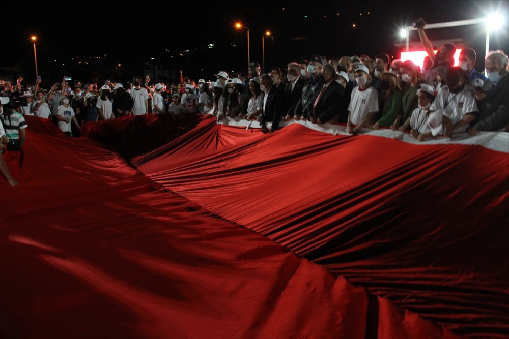 Kayseri'de Dev Türk Bayrağı Açıldı