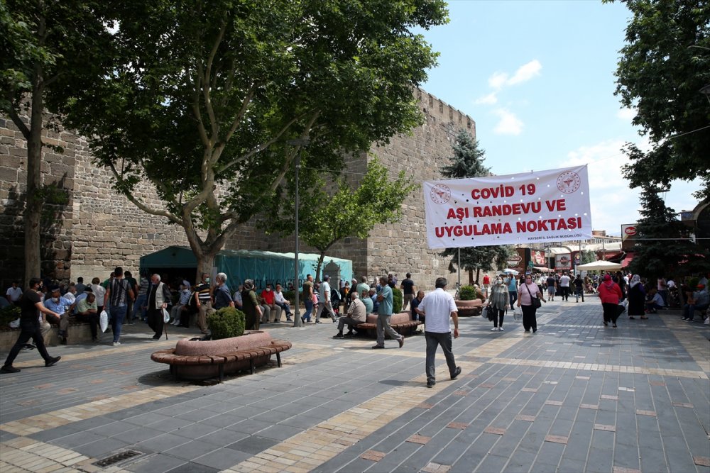 Kayseri'deki Kovid-19 Aşılama Çalışmalarında 1 Milyonuncu Doz Uygulandı