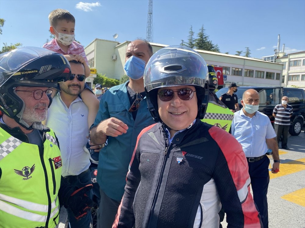 Niğde Valiliğince, 15 Temmuz'un Kahraman Şehidi Halisdemir'in Kabrinde Tören Düzenlendi