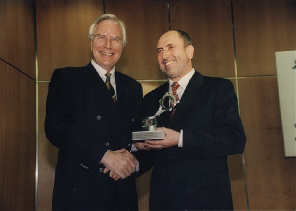 Üniversite Öğrencisi Olarak Gittiği Almanya'da Holding Sahibi Oldu