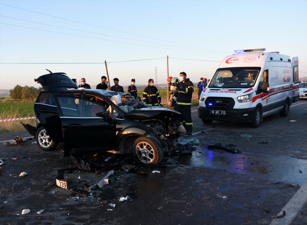Aksaray'da Feci Kaza : 2 Ölü 6 Yaralı