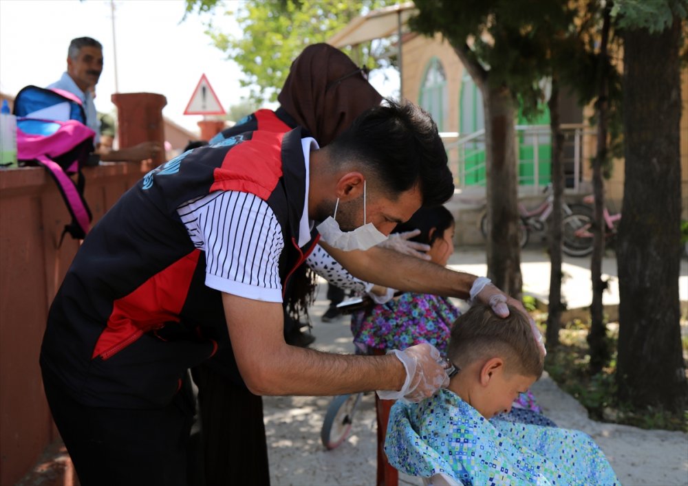 Aksaray'da "Sosyal Mağaza Otobüsü" Kurban Bayramı Öncesinde Çocukları Sevindiriyor