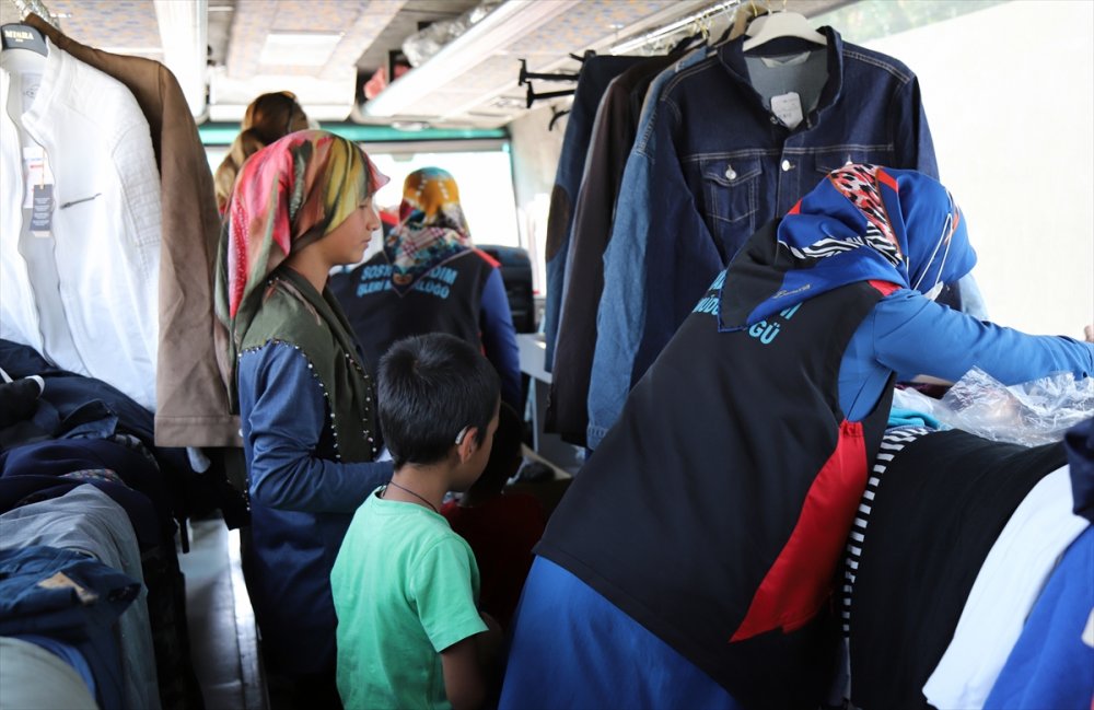 Aksaray'da "sosyal Mağaza Otobüsü" Kurban Bayramı Öncesinde Çocukları Sevindiriyor