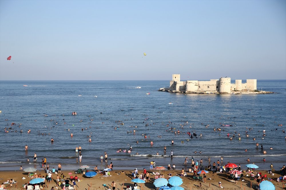 Kızkalesi'ndeki Tesisler Bayram Tatili Dolayısıyla Doldu