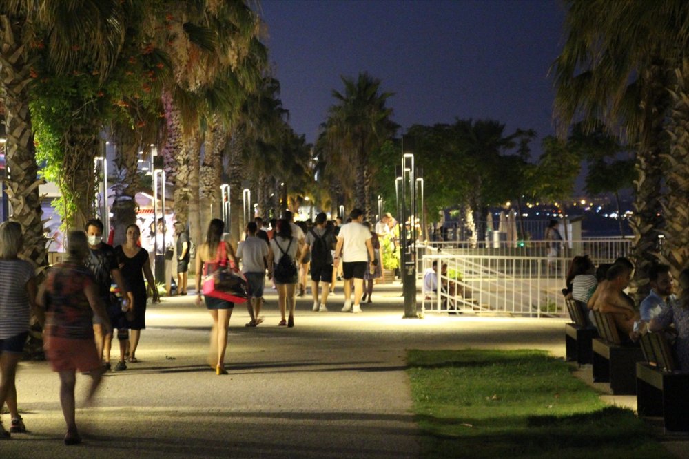 Antalya'da Bayram Tatili Yoğunluğu Başladı