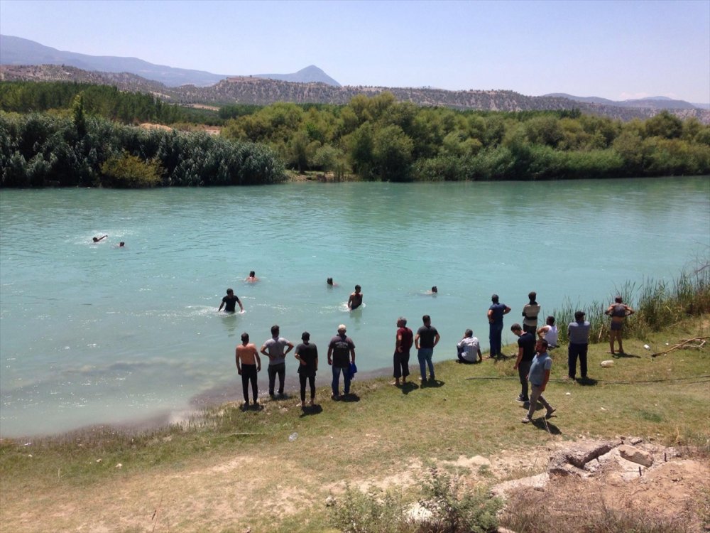 Mut'ta Yüzmek İçin Göksu'ya Giren Genç Kayboldu