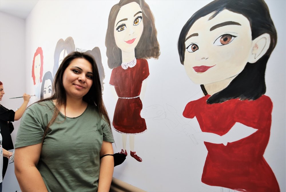 Aksaray'da Hastaneye Gelen Çocuklar İçin Duvarlar Süslendi