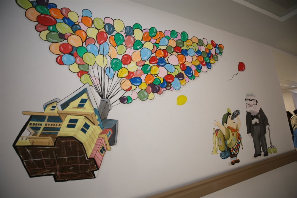 Aksaray'da Hastaneye Gelen Çocuklar İçin Duvarlar Süslendi