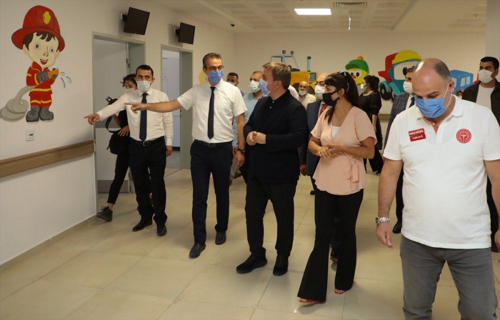 Aksaray'da Hastaneye Gelen Çocuklar İçin Duvarlar Süslendi