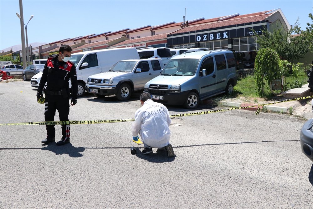 Niğde'de Husumet Kanlı Bitti: 2 Yaralı