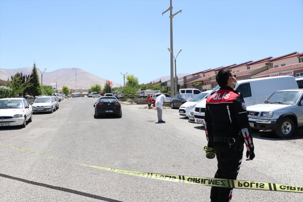 Niğde'de Husumet Kanlı Bitti: 2 Yaralı