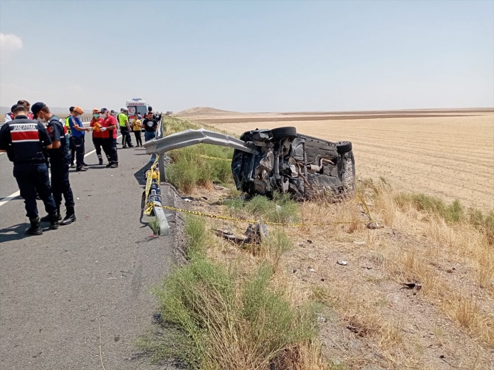 Aksaray'da Tatil Yolunda Kaza: 2 Ölü, 4 Yaralı