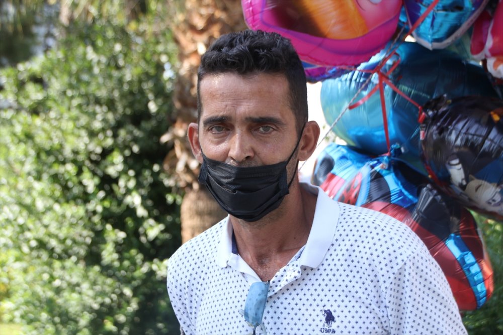 Antalya'da Baloncunun Çocuk Mezarlarına İlginç Hediyesi