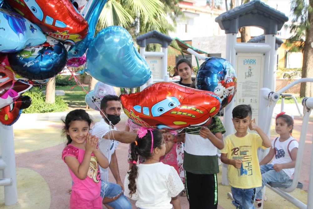 Antalya'da Baloncunun Çocuk Mezarlarına İlginç Hediyesi