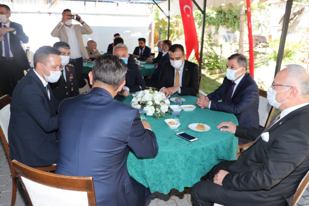 Karaman Valisi Işık, Vatandaş Ve Kamu Çalışanlarıyla Bayramlaştı