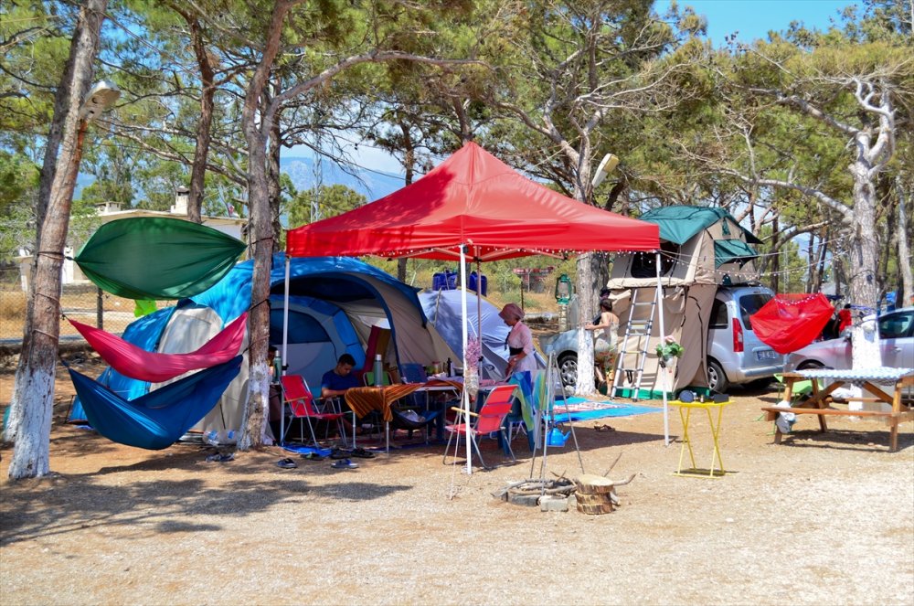Mersin'de Çadır Ve Karavan Tutkunlarının Tatil Keyfi