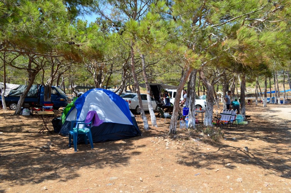 Mersin'de Çadır Ve Karavan Tutkunlarının Tatil Keyfi