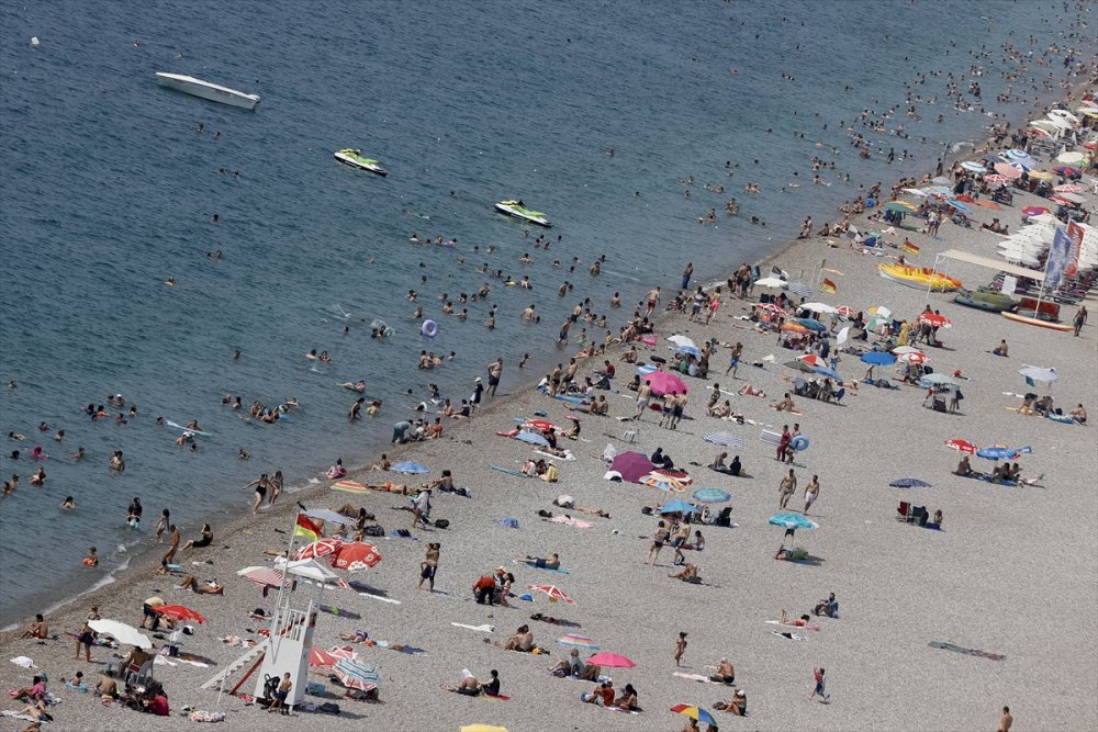 Sıcak, Deniz, Tatil ve İşte Antalya'da Son Durum