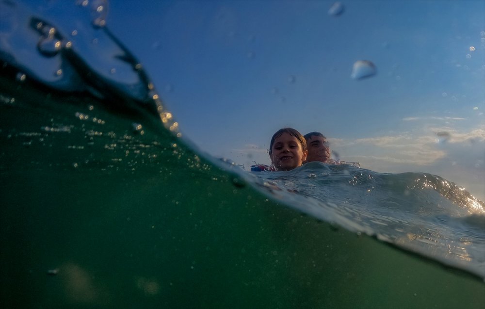Sıcak, Deniz, Tatil ve İşte Antalya'da Son Durum