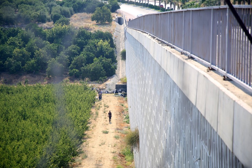 Mersin'de Üniversite Kamyoneti Devrildi: 2 Ölü, 1 Yaralı
