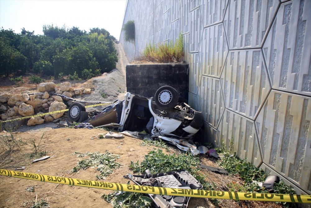 Mersin'de Üniversite Kamyoneti Devrildi: 2 Ölü, 1 Yaralı