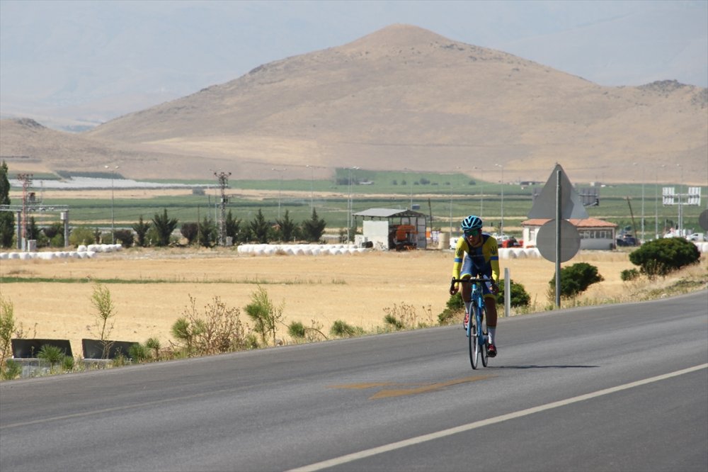 Erciyes 2021 Yol Bisikleti Yarışları'nın Gençlerde İlk Etabı Yapıldı