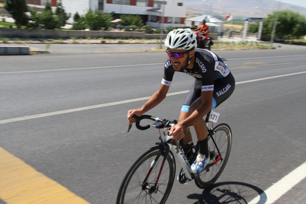 Erciyes 2021 Yol Bisikleti Yarışları'nın Gençlerde İlk Etabı Yapıldı