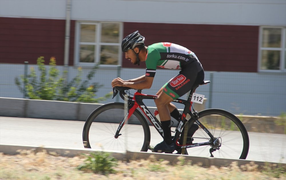 Erciyes 2021 Yol Bisikleti Yarışları'nın Gençlerde İlk Etabı Yapıldı