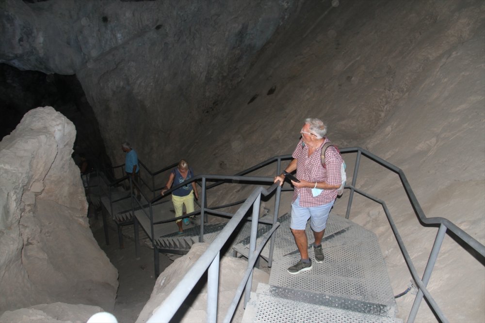 Çamlık Mağaraları Turistlerin Yeni Gözdesi Oldu