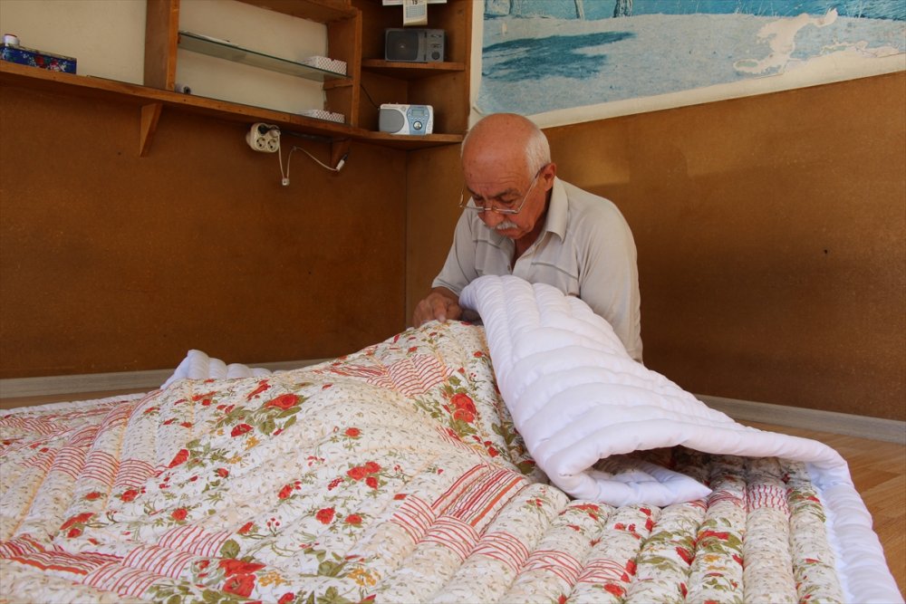 Unutulmaya Yüz Tutmuş Yorgancılık Mesleğini Yaşatmaya Çalışıyor