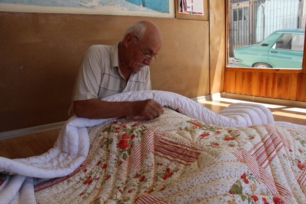 Unutulmaya Yüz Tutmuş Yorgancılık Mesleğini Yaşatmaya Çalışıyor