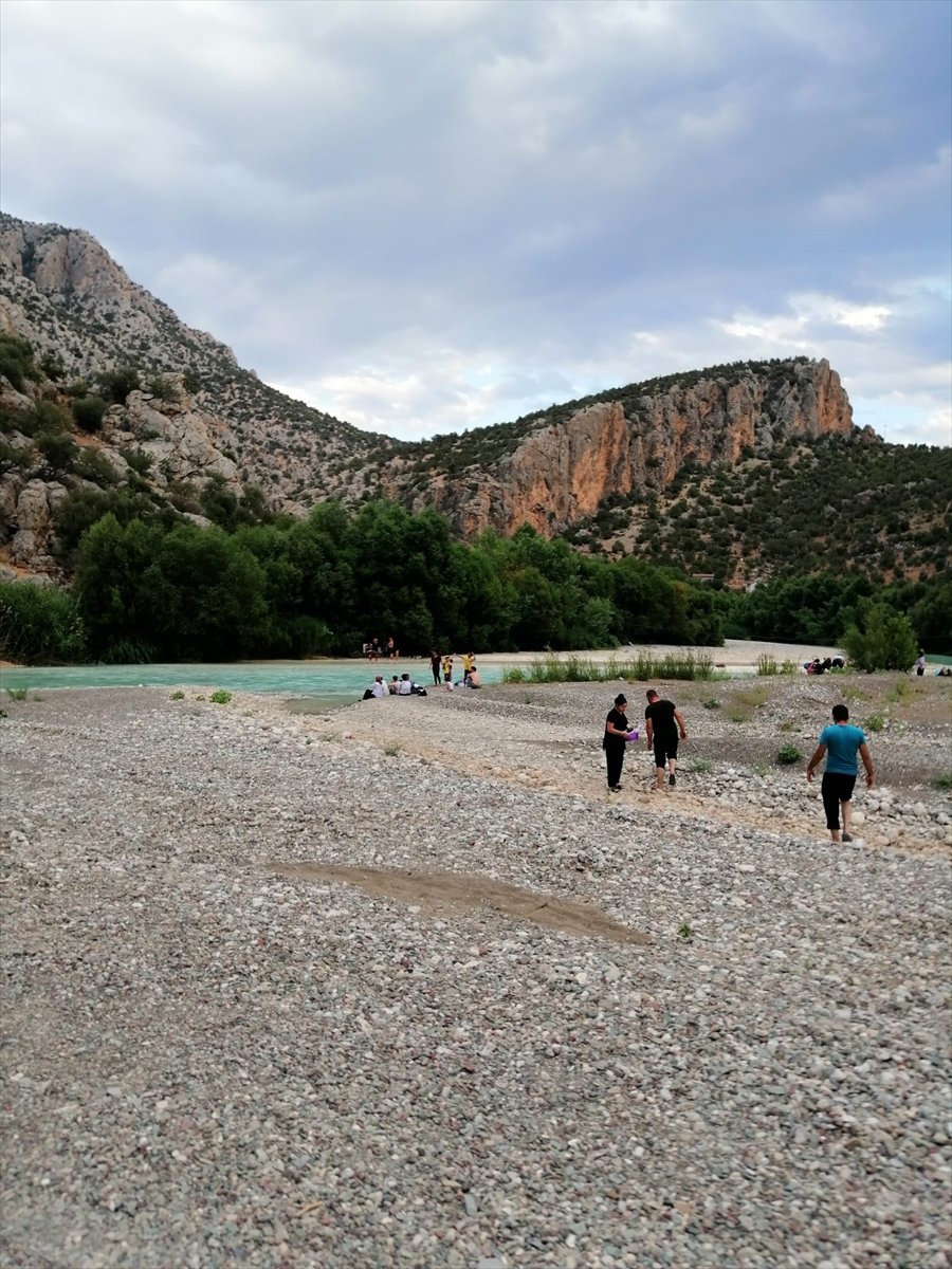 Karaman'da Göksu Yükselince Nunu'da Piknik Kötü Bitti