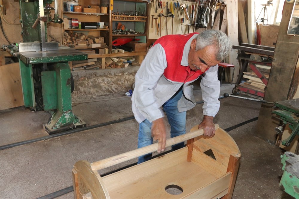 Karaman'da Muhtarın Emektar Atölyesi