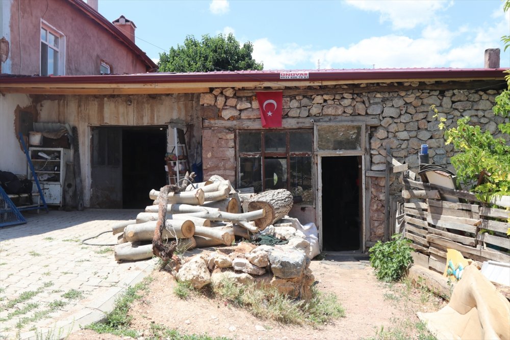 Karaman'da Muhtarın Emektar Atölyesi