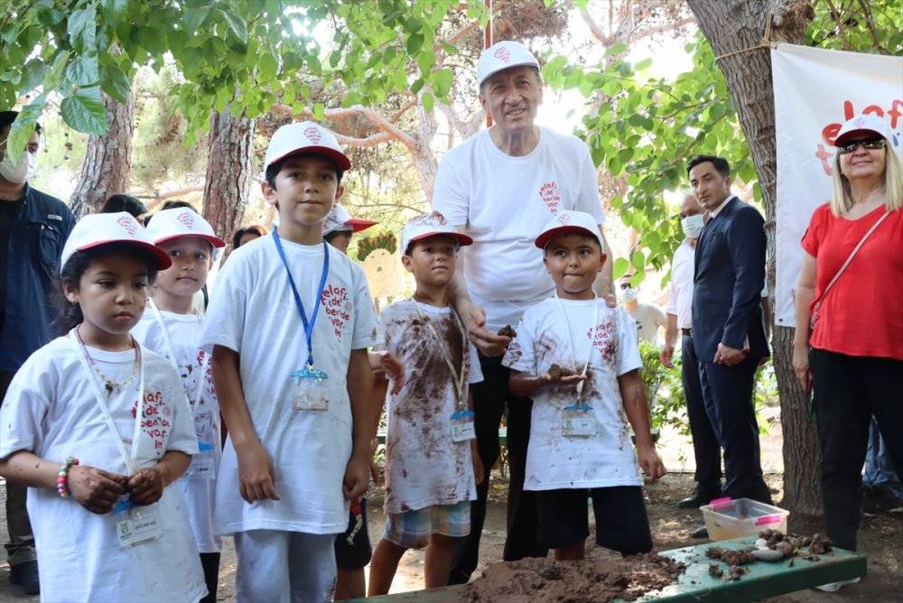 Milli Eğitim Bakanı Ziya Selçuk, Mersin'de Ziyaretlerde Bulundu
