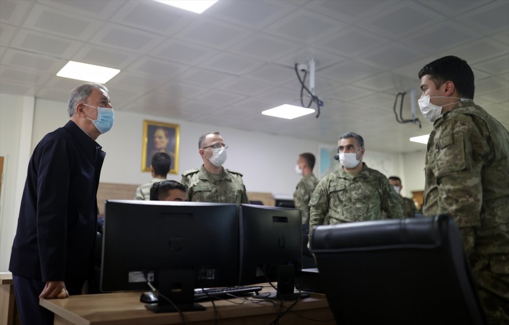 Milli Savunma Bakanı Akar'dan, Yunanistan'a Silahlanma Tepkisi