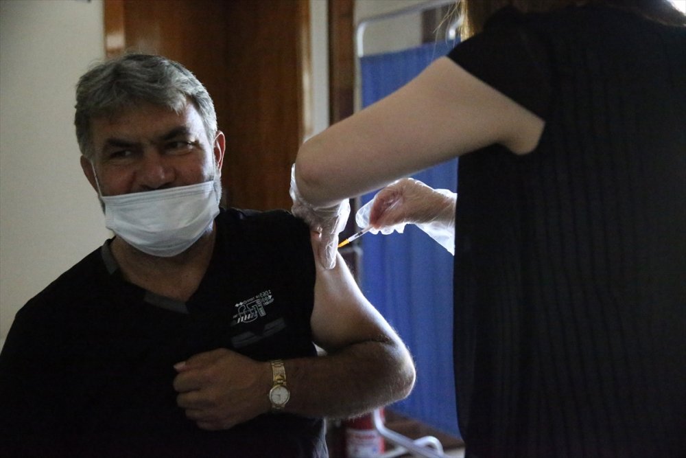 Eskişehir'de Randevusuz Kovid-19 Aşı Uygulaması İlgi Görüyor