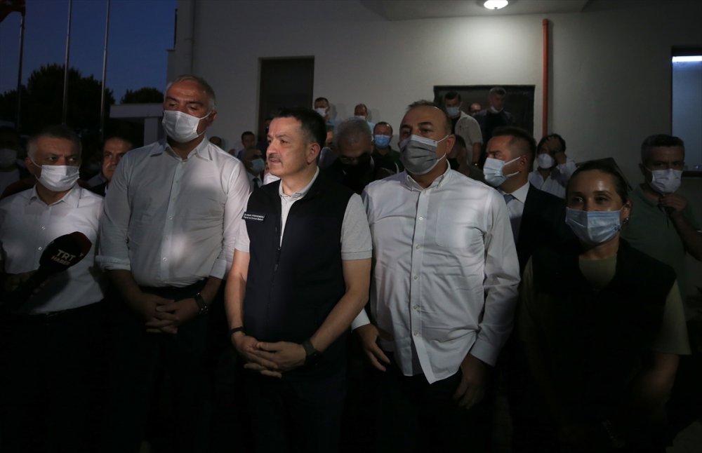 Bakanlar Manavgat'taki Orman Yangını Bölgesinde İncelemede Bulundu