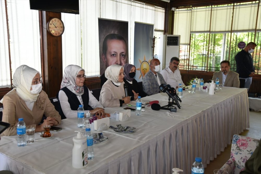 Ak Parti Genel Merkez Kadın Kolları Başkanı Keşir, Konya'da STK Temsilcileri Ve Basın Mensuplarıyla Bir Araya Geldi