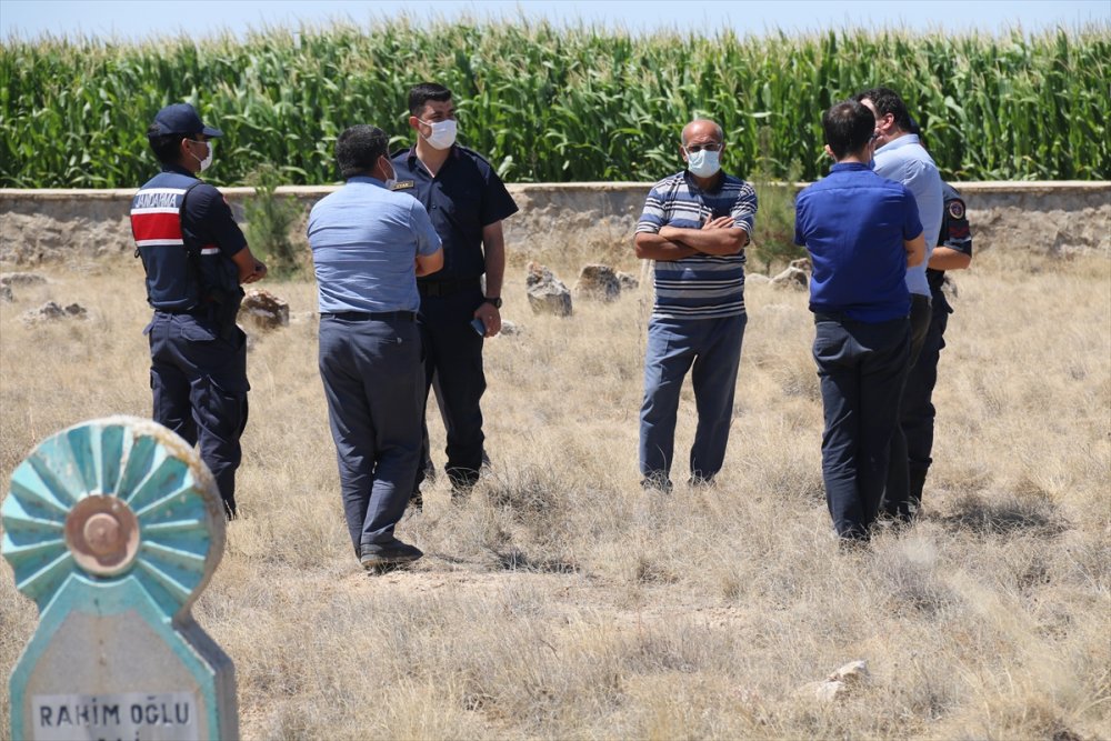 Aksaray'da Çocuk Cesedi İhbarına Giden Jandarma Köpek Leşiyle Karşılaştı