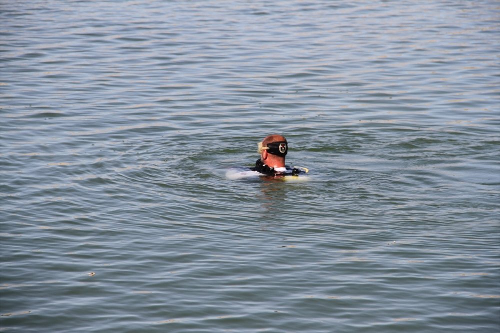 Kayseri'de Baraj Gölüne Giren 2'si Çocuk 3 Kişi Kayboldu